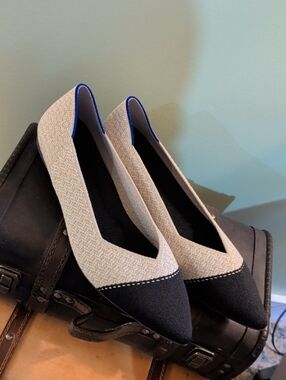 NWOT Rothy's The Point Two-Tone Flats - Beige and Black 10.5
